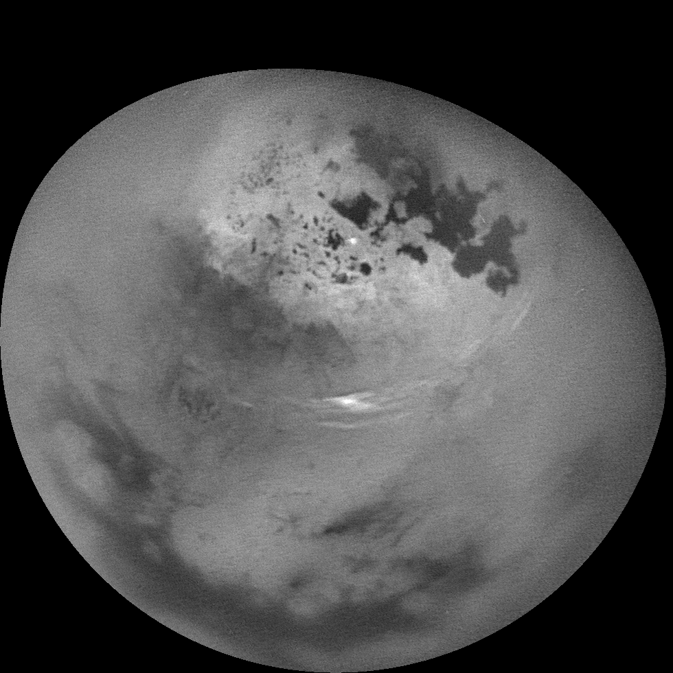 Облака на Титане на анимации от Кассини