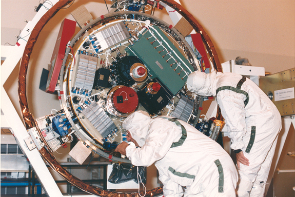Историческое космическое фото: ремонт зонда «Гюйгенс»