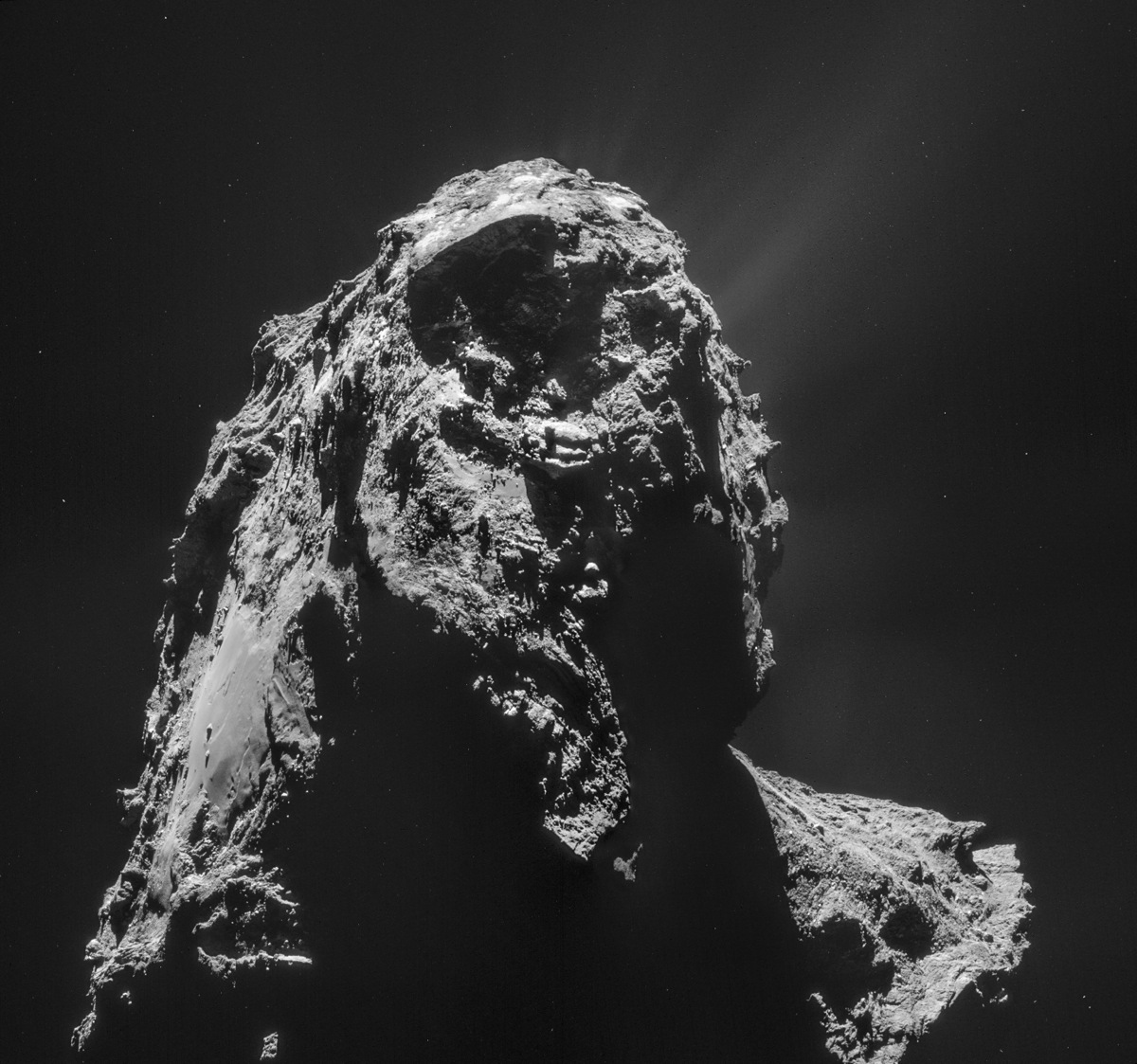 Близкий взгляд на комету Чурюмова-Герасименко в 2015
