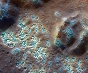 Мессенджер обнаружил странные впадины на поверхности Меркурия