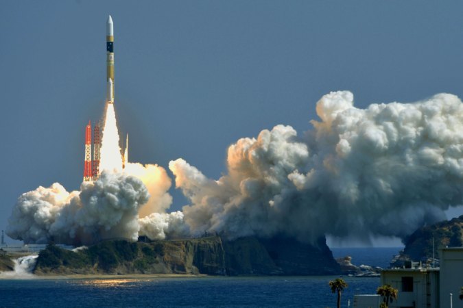 Япония отправила на орбиту новый спутник-шпион