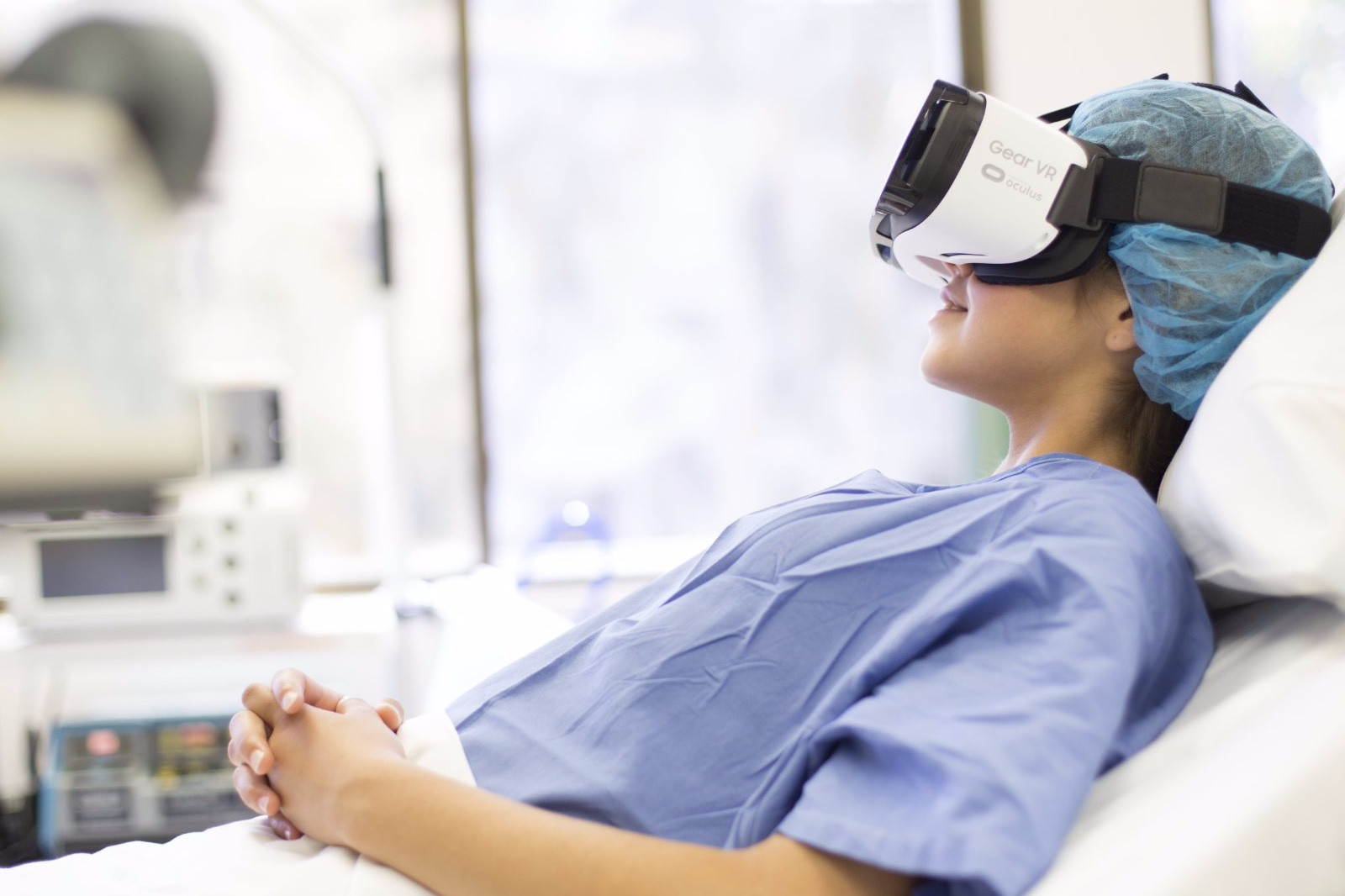 Vr testing. Очки виртуальной реальности в медицине. VR В медицине. Технологии виртуальной реальности в медицине. VR технологии в медицине.
