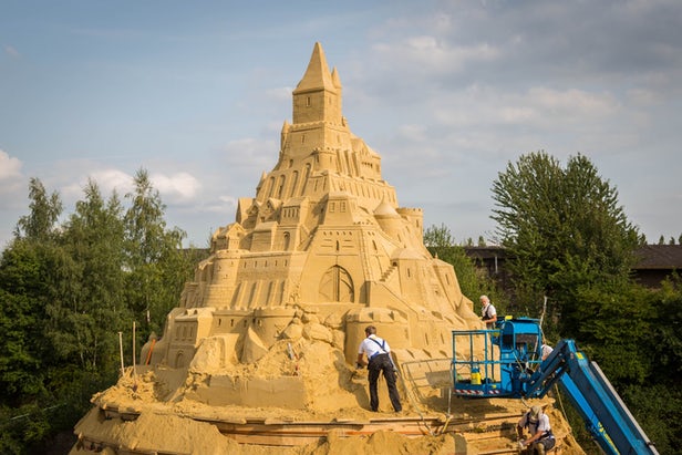 В Германии построили самый большой в мире замок из песка