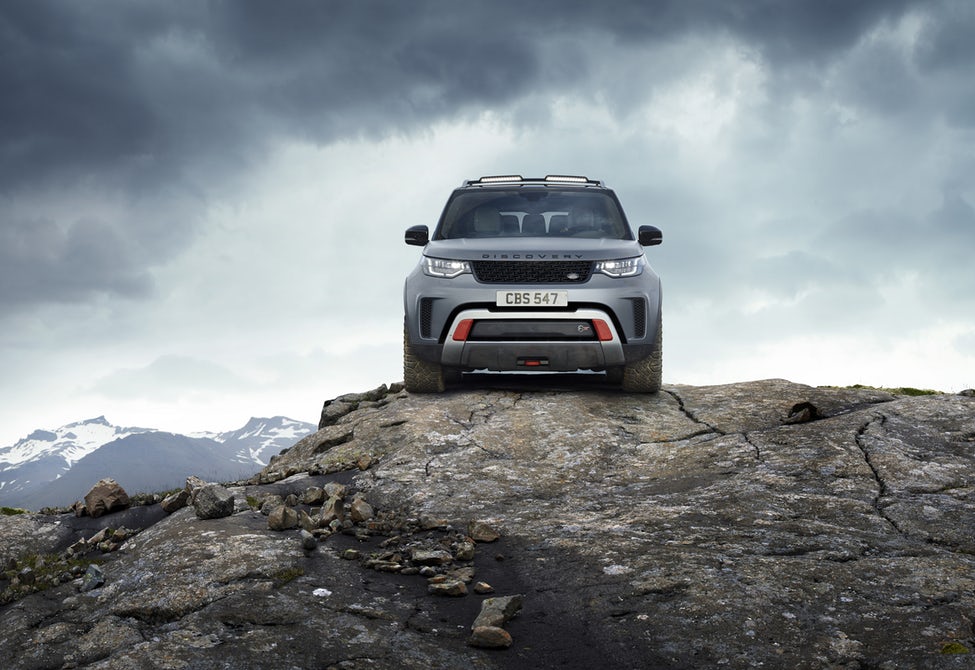 Публику умилила агрессивная морда Land Rover Discovery SVX 