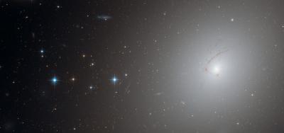 NGC 4696 - космическая загадка