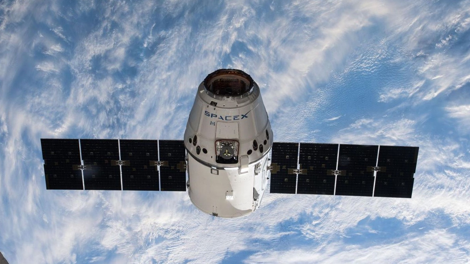 Dragon доставил грузы НАСА на МКС