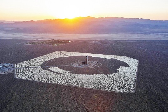 Самый крупный в мире солнечная электростанция проходит испытание