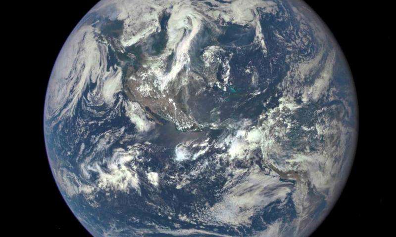 Наблюдения Земли показывают, как азот может быть обнаружен на экзопланетах