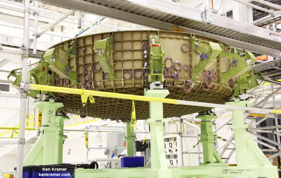 Boeing готовит свою первую капсулу Starliner в Космическом центре Кеннеди