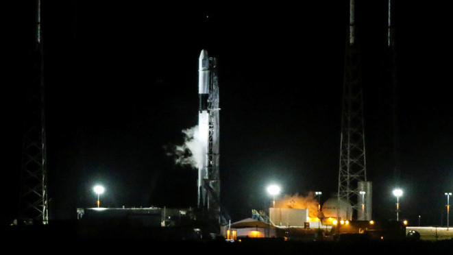 Falcon-9 с кораблем Dragon стартовала к МКС