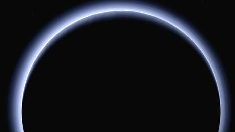 Исследователь Плутона встречает Новый год в более отдаленном мире