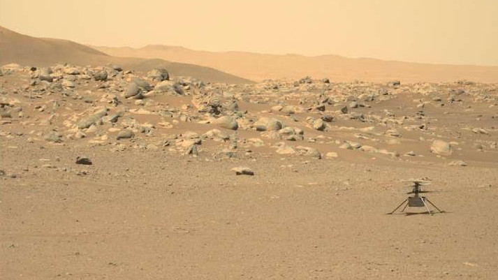 Спустя полгода на Марсе крошечный вертолет НАСА все еще летает