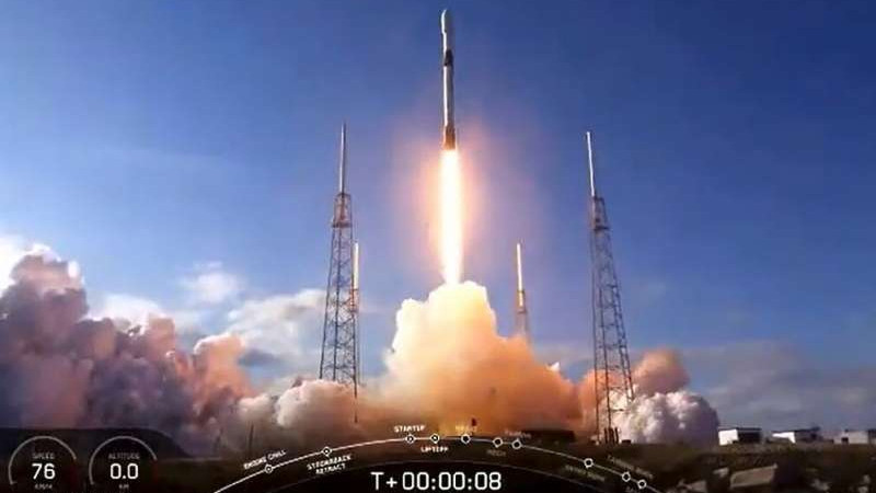 НАСА объявило первый полет капсулы SpaceX с экипажем 27 мая