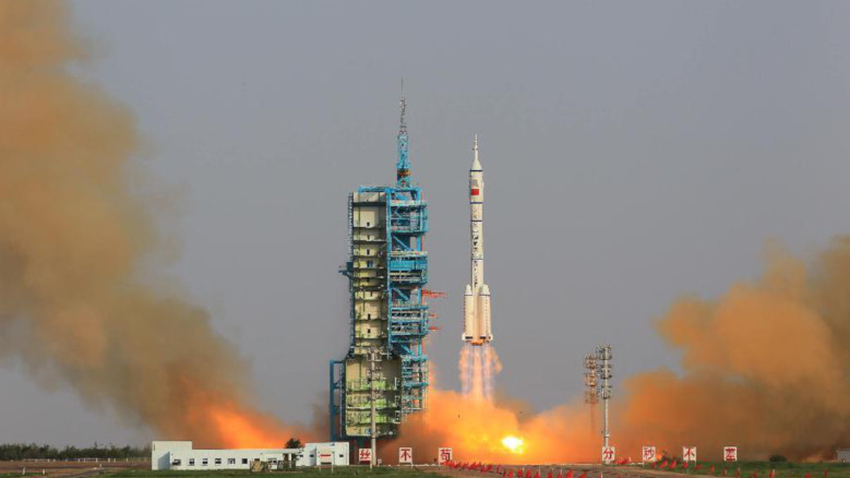 Первый многоразовый космический корабль Китая приземлился после двухдневного полета