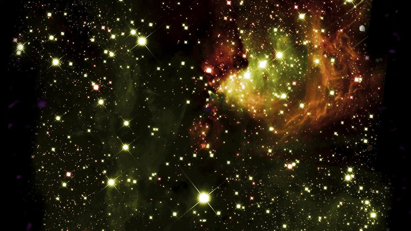 Звездный фейерверк отмечает рождение гигантского скопления